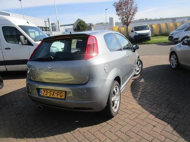 Occasion Fiat Grande Punto Sport 95 PK (69 kW) 2006 Grijs Hatchback