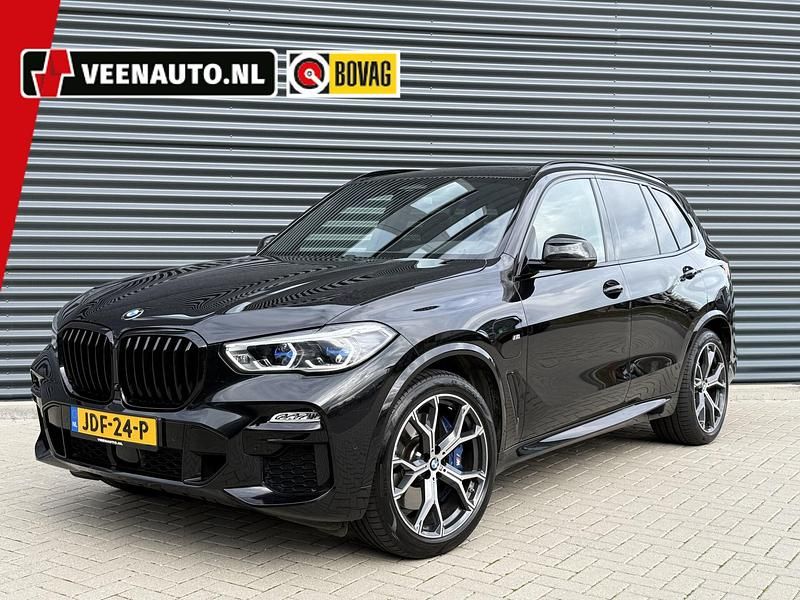 Zwart Gebruikt 2021 BMW X5 Executive SUV | € 67.945 (Eerlijke prijs) - Afbeelding 1/4