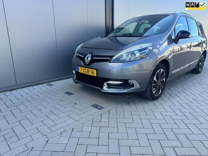 Grijs (metallic) Occasion 2015 Renault Grand Scénic III Bose Edition MPV | € 5.450 (Eerlijke prijs) - Afbeelding 1/4