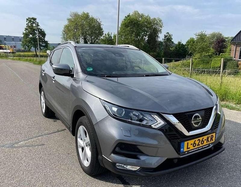 Grijs Gebruikt 2018 Nissan Qashqai N-Connecta SUV | € 11.500 - Afbeelding 1/4