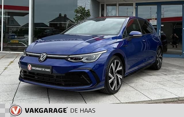 Occasion VW Golf VIII Business 131 PK (96 kW) 2023 Blauw Hatchback