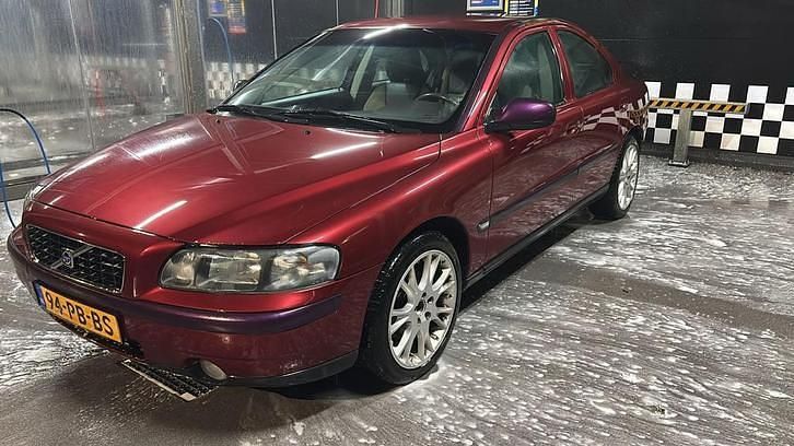 Occasion 2004 Volvo S60 Sedan | € 999 (Goede deal) - Afbeelding 1/4