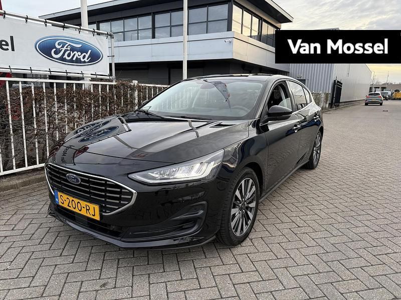 Zwart Gebruikt 2023 Ford Focus Titanium X Hatchback | € 24.845 (Eerlijke prijs) - Afbeelding 1/4