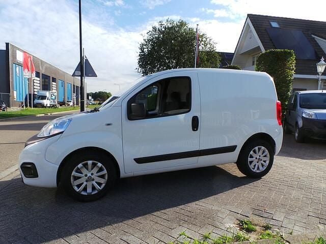 Wit Gebruikt 2022 Fiat Fiorino MPV | € 9.950 (Iets duurder) - Afbeelding 1/4