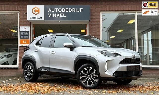Zilver Gebruikt 2025 Toyota Yaris Cross Active SUV | € 30.295 (Duur) - Afbeelding 1/4