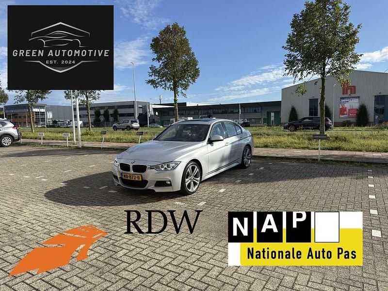 Zilver Gebruikt 2015 BMW 328 Executive Sedan | € 16.250 (Super prijs) - Afbeelding 1/4