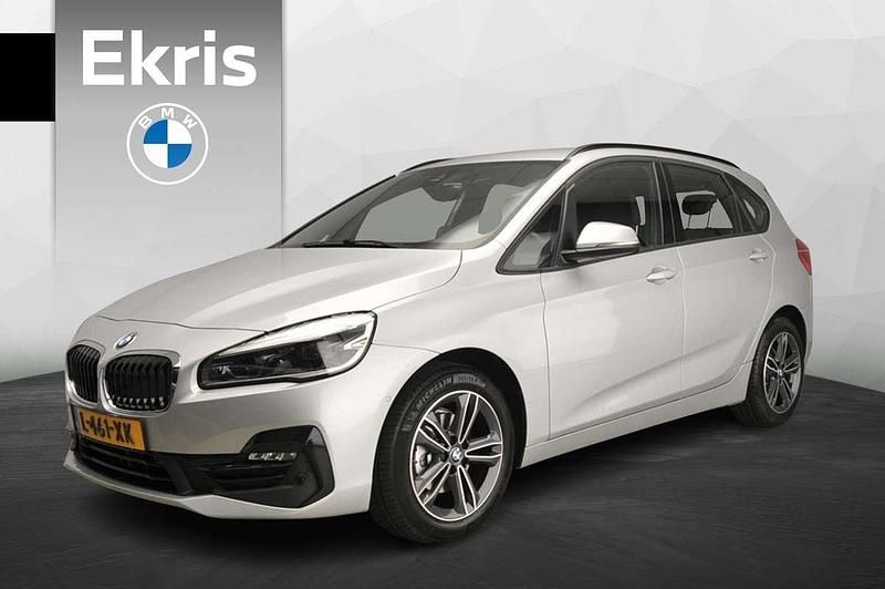 Grijs Gebruikt 2021 BMW 218 Active Tourer Sport Line MPV | € 25.900 (Eerlijke prijs) - Afbeelding 1/4
