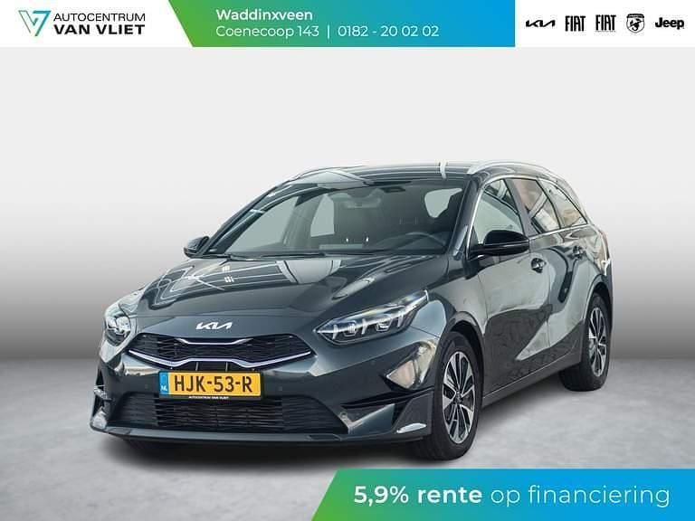 Dark penta metal m Occasion 2025 Kia Ceed Sportswagon Comfort Stationwagen | € 28.695 (Iets duurder) - Afbeelding 1/4