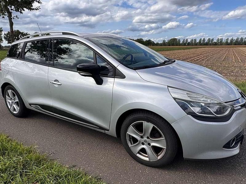 Occasion Renault Clio GrandTour Expression 90 PK (66 kW) 2015 Zilver Stationwagen