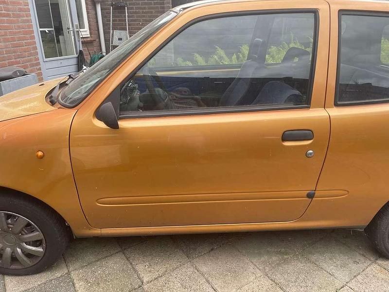 Oranje Gebruikt 2000 Fiat Seicento Young Hatchback | € 250 (Goede deal) - Afbeelding 1/4