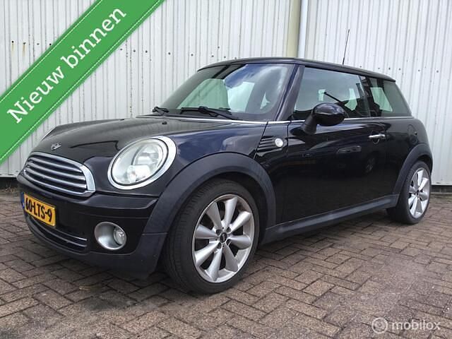 Zwart Gebruikt 2010 Mini Cooper Chili Hatchback | € 4.600 (Eerlijke prijs) - Afbeelding 1/4