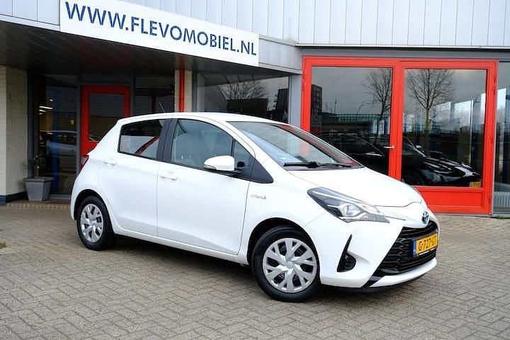 Occasion Toyota Yaris Hybrid Active 73 PK (53 kW) 2019 Wit Hatchback