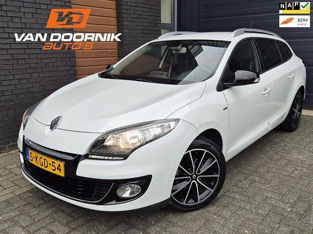 Wit Occasion 2013 Renault Mégane GrandTour Bose Edition Stationwagen | € 5.450 (Eerlijke prijs) - Afbeelding 1/4