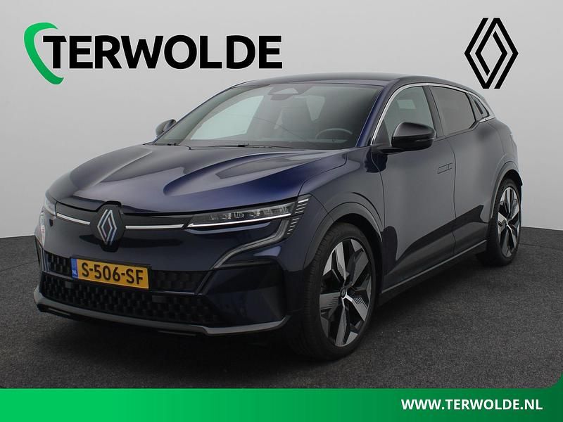 Bleu nocturne rre Occasion 2023 Renault Megane E-Tech Techno Hatchback | € 25.945 (Eerlijke prijs) - Afbeelding 1/4