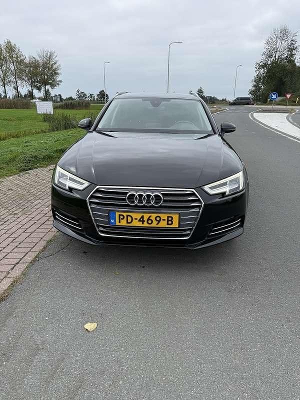 Zwart Gebruikt 2017 Audi A4 Stationwagen | € 14.250 (Goede deal) - Afbeelding 1/4
