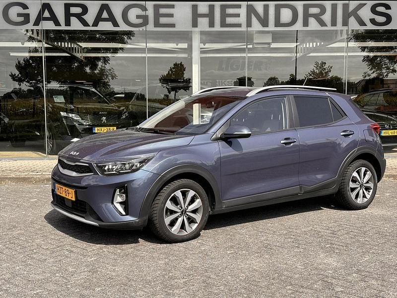 Blauw, metallic lak Gebruikt 2022 Kia Stonic GT-Line SUV | € 17.450 (Super prijs) - Afbeelding 1/4