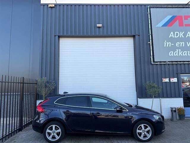 Occasion Volvo V40 Business Edition 120 PK (88 kW) 2015 Blauw Hatchback