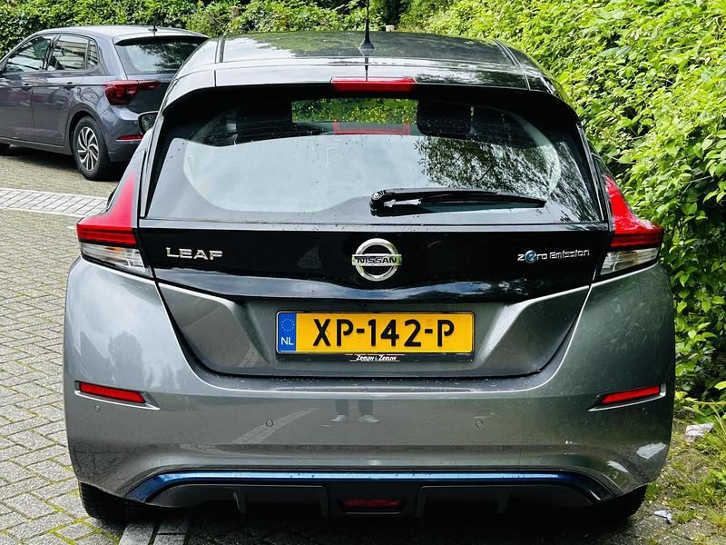 Occasion Nissan Leaf N-Connecta 160 kW (218 PK) 2019 Grijs Hatchback