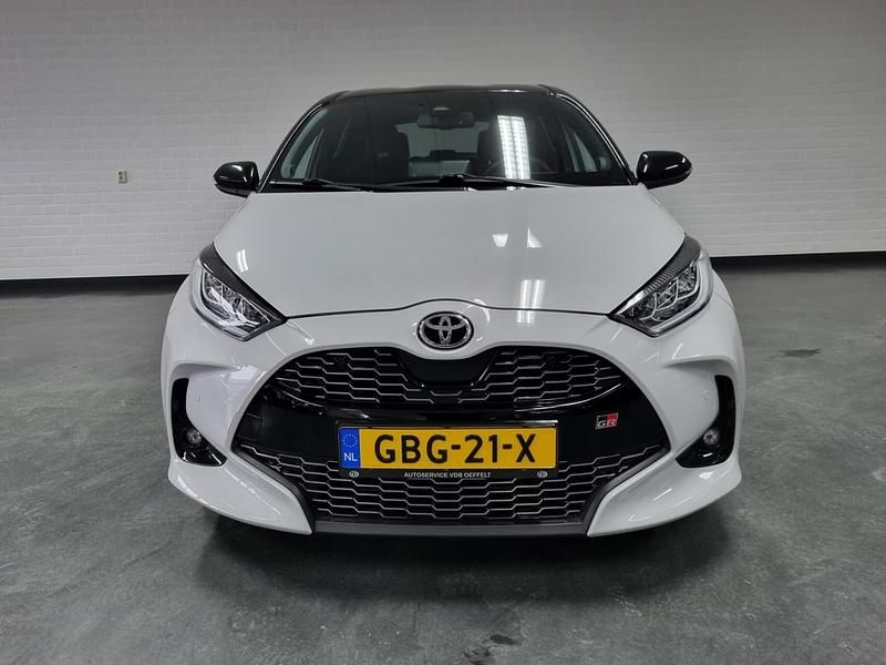 Occasion Toyota Yaris Hybrid Sport 91 PK (66 kW) 2024 Grijs Hatchback