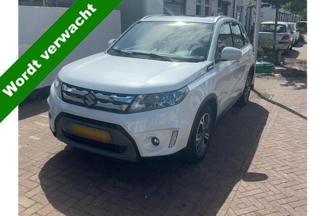 Wit, metallic lak Gebruikt 2017 Suzuki Vitara SUV | € 15.500 (Eerlijke prijs) - Afbeelding 1/4