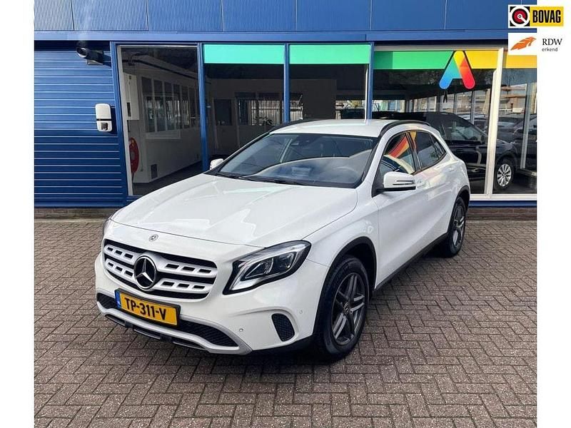 Wit Gebruikt 2017 Mercedes GLA180 Premium SUV | € 17.900 (Eerlijke prijs) - Afbeelding 1/4