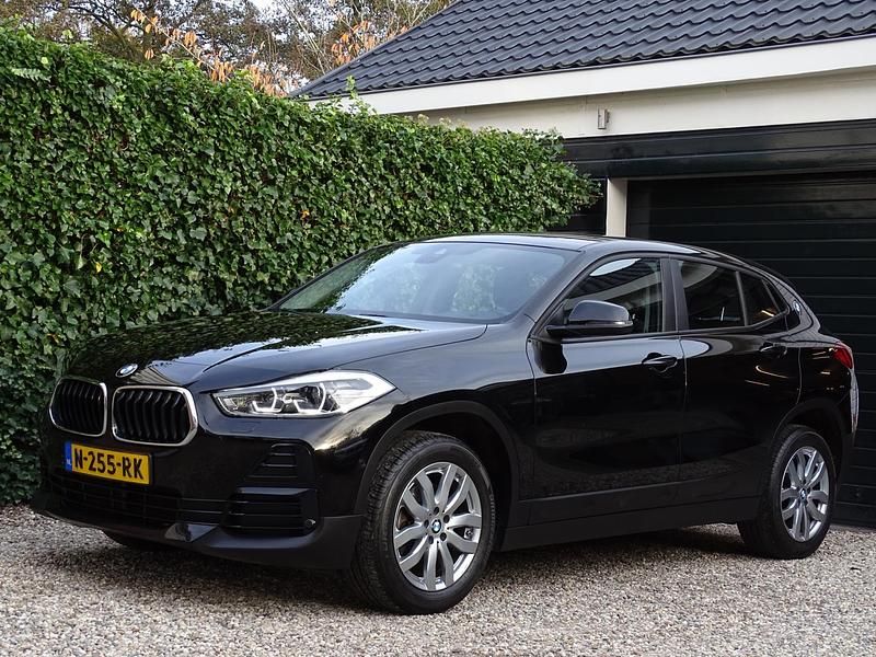 Zwart Gebruikt 2021 BMW X2 Executive SUV | € 25.950 (Goede deal) - Afbeelding 1/4