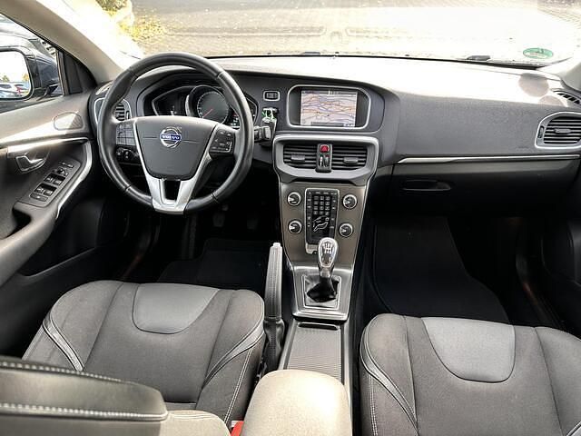 Occasion Volvo V40 Momentum 120 PK (88 kW) 2014 Blauw Hatchback