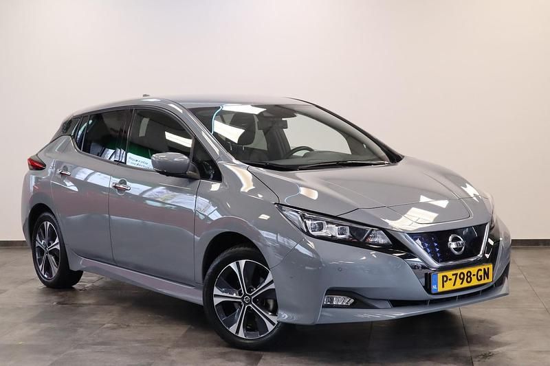 Occasion Nissan Leaf 360º 160 kW (218 PK) 2022 Grijs (metallic) Hatchback