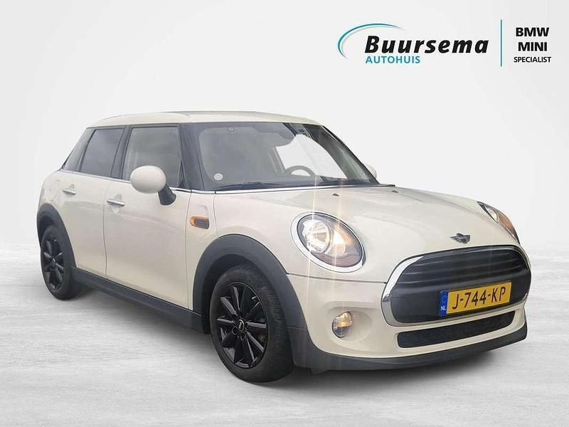 Wit Gebruikt 2016 Mini ONE Pepper Hatchback | € 9.950 (Goede deal) - Afbeelding 1/4