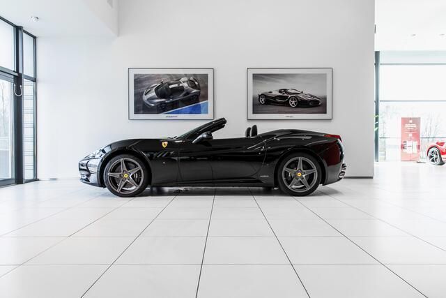 Zwart Gebruikt 2012 Ferrari California Cabriolet | € 119.500 - Afbeelding 1/4