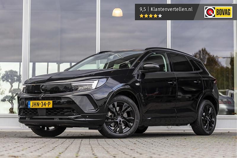 Zwart Occasion 2023 Opel Grandland X SUV | € 30.445 (Iets duurder) - Afbeelding 1/4