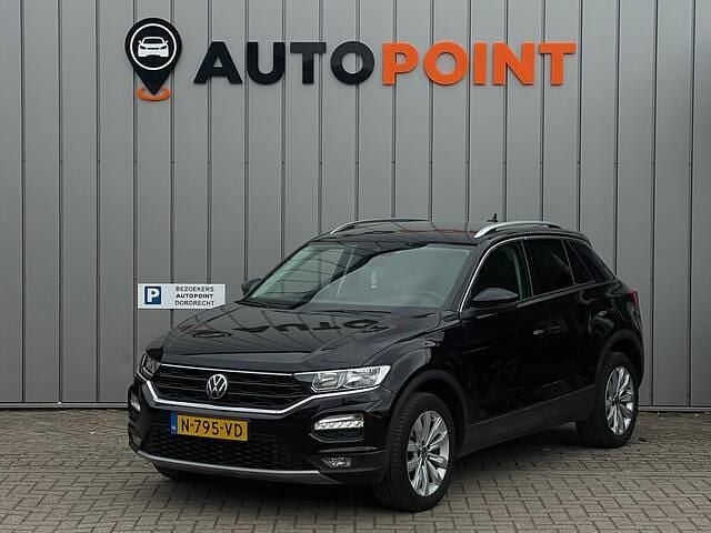 Zwart Gebruikt 2021 VW T-Roc Black Edition SUV | € 22.498 (Super prijs) - Afbeelding 1/4