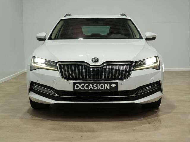 Occasion Skoda Superb Business Line 204 PK (150 kW) 2020 Moon white metallic Stationwagen