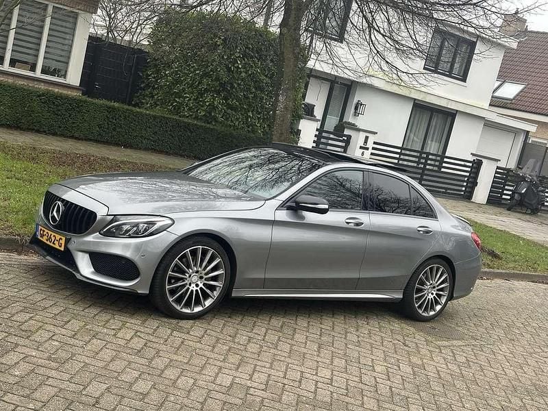 Grijs Gebruikt 2015 Mercedes C180 AMG Sedan | € 21.840 (Duur) - Afbeelding 1/4