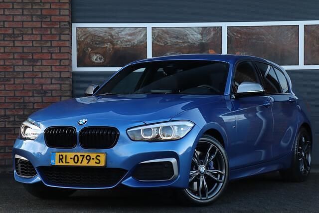 Blauw Occasion 2018 BMW M140 Executive Hatchback | € 33.950 (Eerlijke prijs) - Afbeelding 1/4