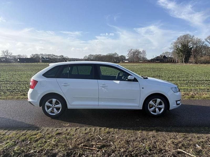 Occasion Skoda Rapid Elegance 105 PK (77 kW) 2013 Wit Hatchback