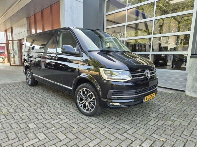 Zwart Gebruikt 2019 VW T6.1 Highline Van | € 39.500 (Eerlijke prijs) - Afbeelding 1/4