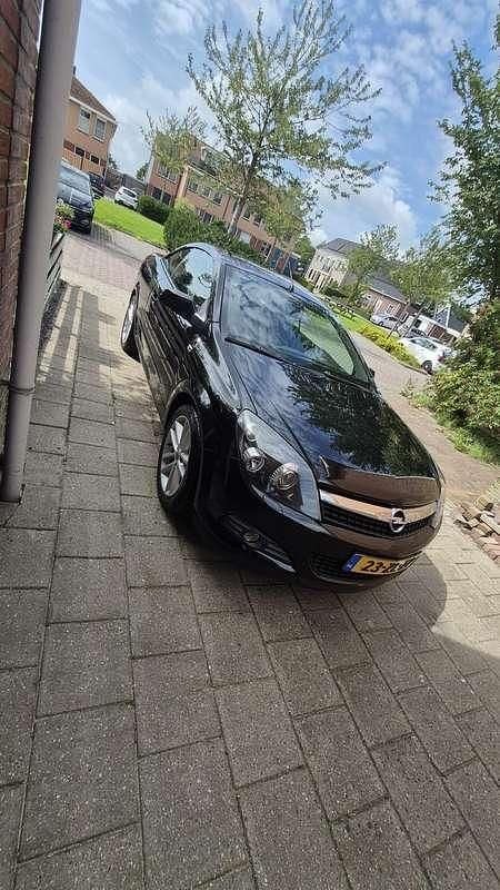 Zwart Gebruikt 2008 Opel Astra Cabriolet Cabriolet | € 6.100 (Eerlijke prijs) - Afbeelding 1/4