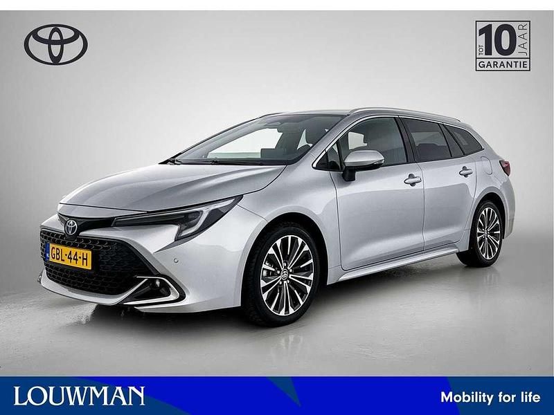 Grijs metallic Gebruikt 2024 Toyota Corolla Stationwagen | € 32.495 (Iets duurder) - Afbeelding 1/3