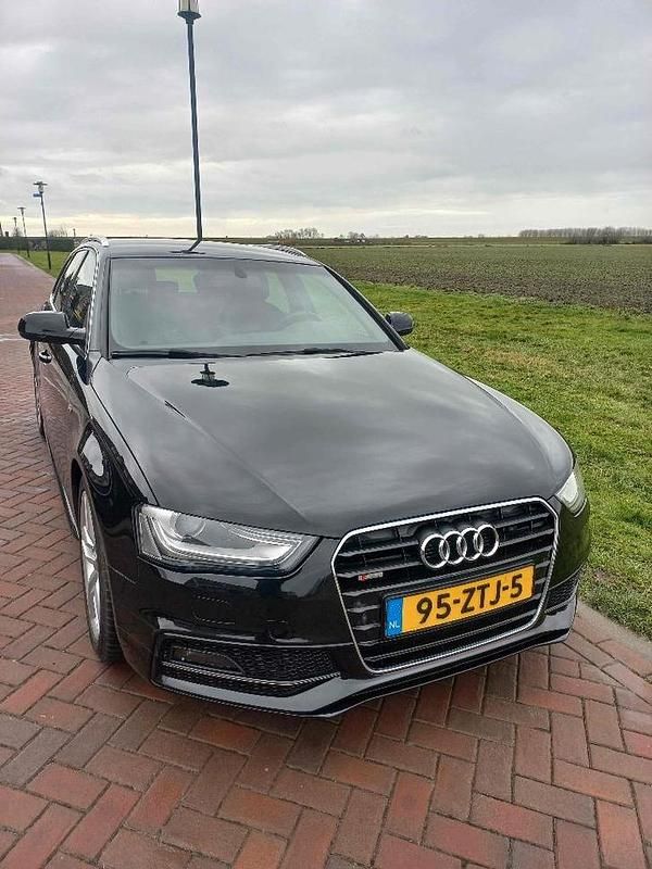 Zwart Occasion 2013 Audi A4 Stationwagen | € 8.250 (Eerlijke prijs) - Afbeelding 1/4