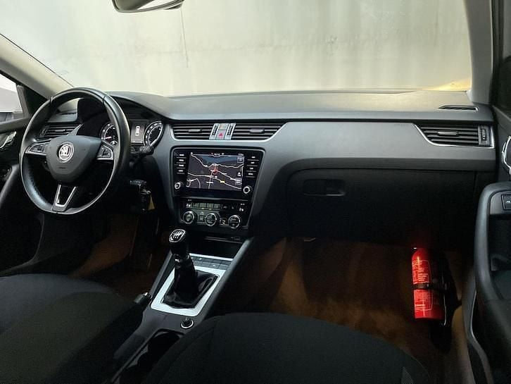 Occasion Skoda Octavia Business Line 116 PK (85 kW) 2020 Wit Stationwagen