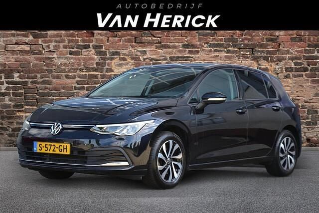 Zwart Gebruikt 2021 VW Golf VIII Hatchback | € 21.945 (Eerlijke prijs) - Afbeelding 1/4