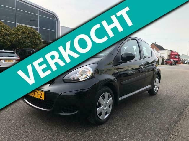 Zwart Gebruikt 2009 Toyota Aygo Comfort Hatchback | € 3.499 (Eerlijke prijs) - Afbeelding 1/4