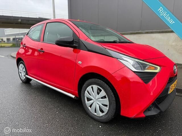 Occasion Toyota Aygo 72 PK (52 kW) 2018 Rood Hatchback