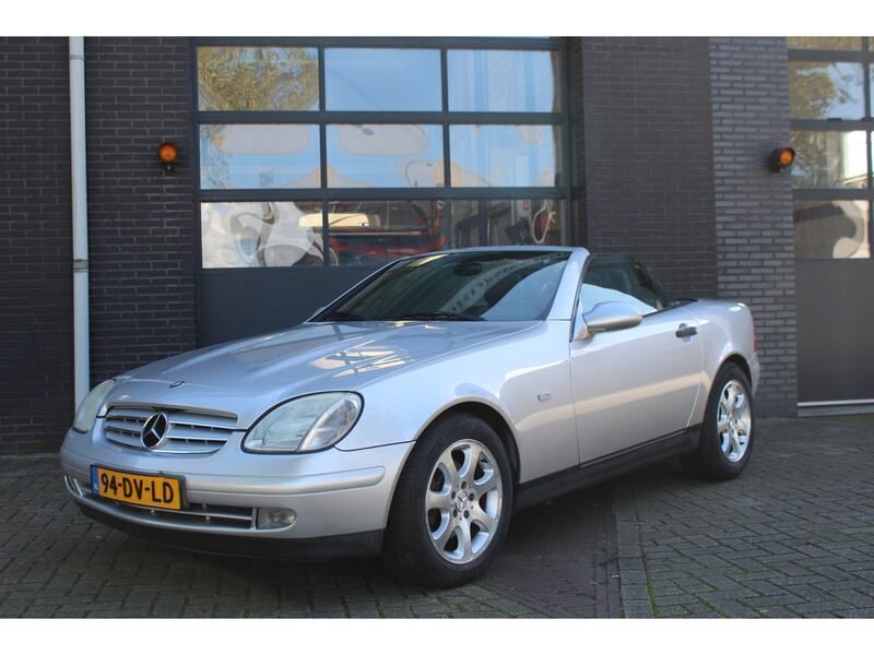 Grijs Gebruikt 2000 Mercedes SLK200 Cabriolet | € 6.150 (Duur) - Afbeelding 1/4