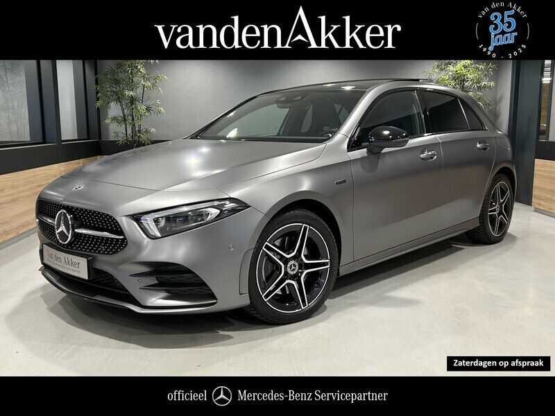 Grijs Gebruikt 2021 Mercedes A250 AMG Hatchback | € 31.450 (Iets duurder) - Afbeelding 1/4