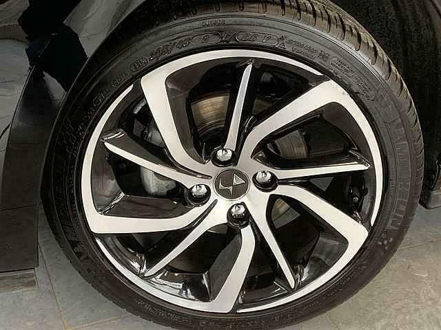 Occasion DS Automobiles DS3 So Chic 110 PK (80 kW) 2018 Zwart Sedan