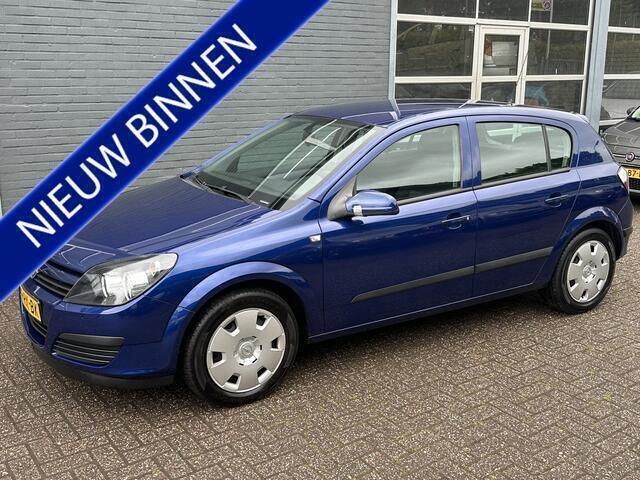 Blauw Gebruikt 2005 Opel Astra Enjoy Hatchback | € 1.950 (Iets duurder) - Afbeelding 1/4