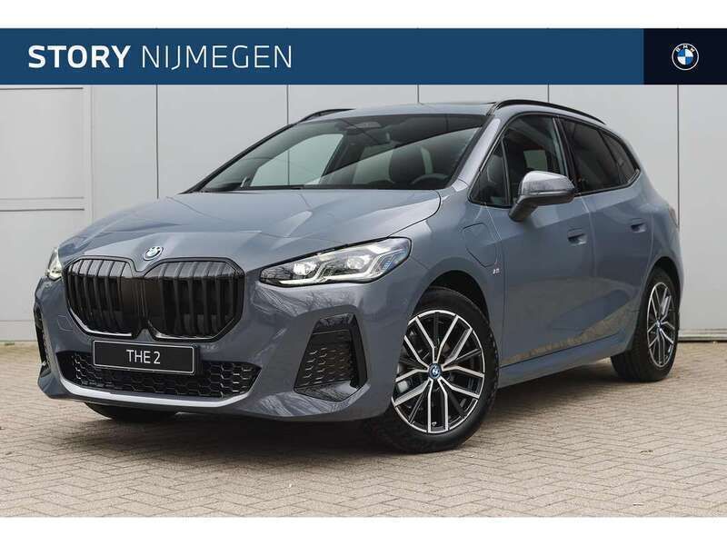 Grijs, metallic lak Nieuw 2025 BMW 225 Active Tourer M Sport MPV | € 62.199 - Afbeelding 1/4