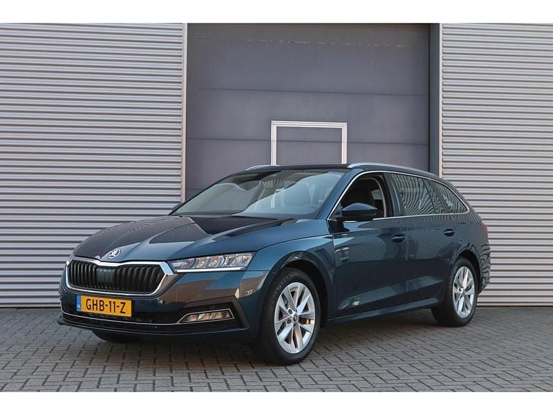 Blauw Gebruikt 2021 Skoda Octavia Business Line Stationwagen | € 23.999 (Eerlijke prijs) - Afbeelding 1/4